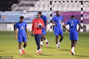 包含法国队夺取胜利赛季领先加强训练备战下场比赛的词条