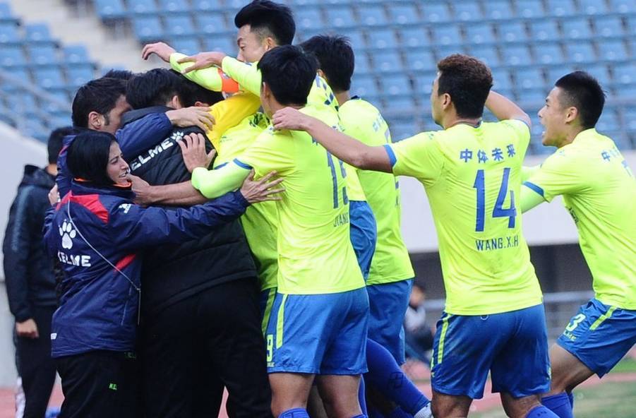 关于大连人主场战青岛黄海，争夺三分的信息