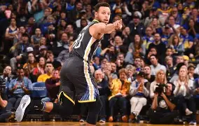 关于金坚耐勇士，库里记三分才封神表现仅叹“惜败”两字！的信息