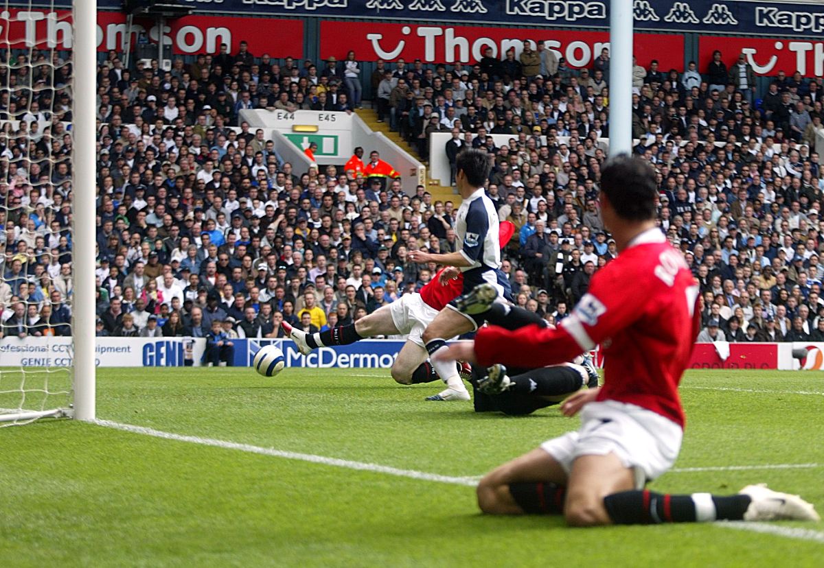 足球场上最精彩一幕，球迷激动异常(足球场上最精彩一幕,球迷激动异常了)